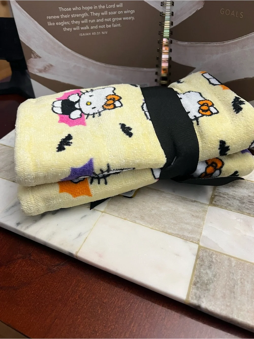 Hello Kitty Yellow & Black Halloween Hand Towel Set